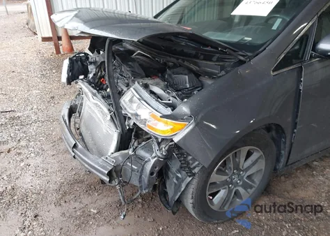 2016 Honda Odyssey Touring/Touring Elite z USA, uszkodzony, nr VIN 5FNRL5H9XGB091627